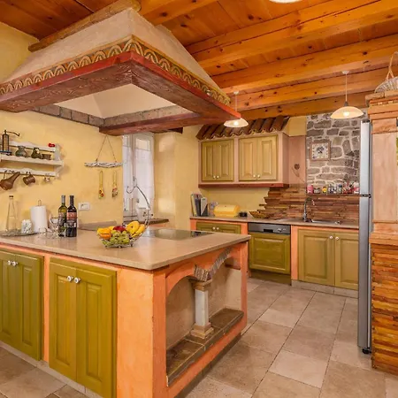 בית נופש Awesome In With Kitchen