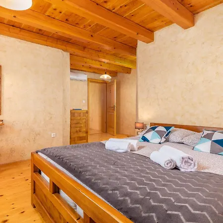 Holiday home Awesome In With Kitchen Barban