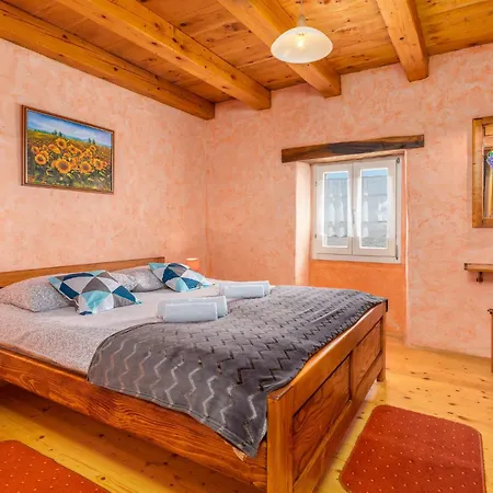 Awesome In With Kitchen Holiday home Barban