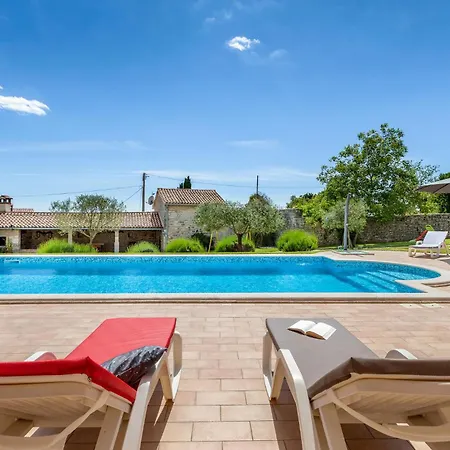 Awesome In With Kitchen Holiday home *