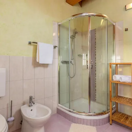 Awesome In With Kitchen Holiday home Barban