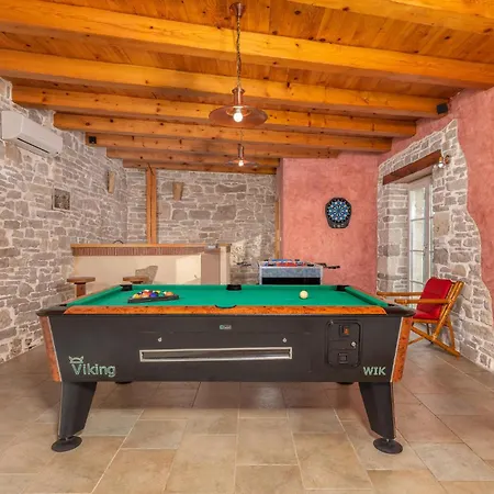 Awesome In With Kitchen Holiday home